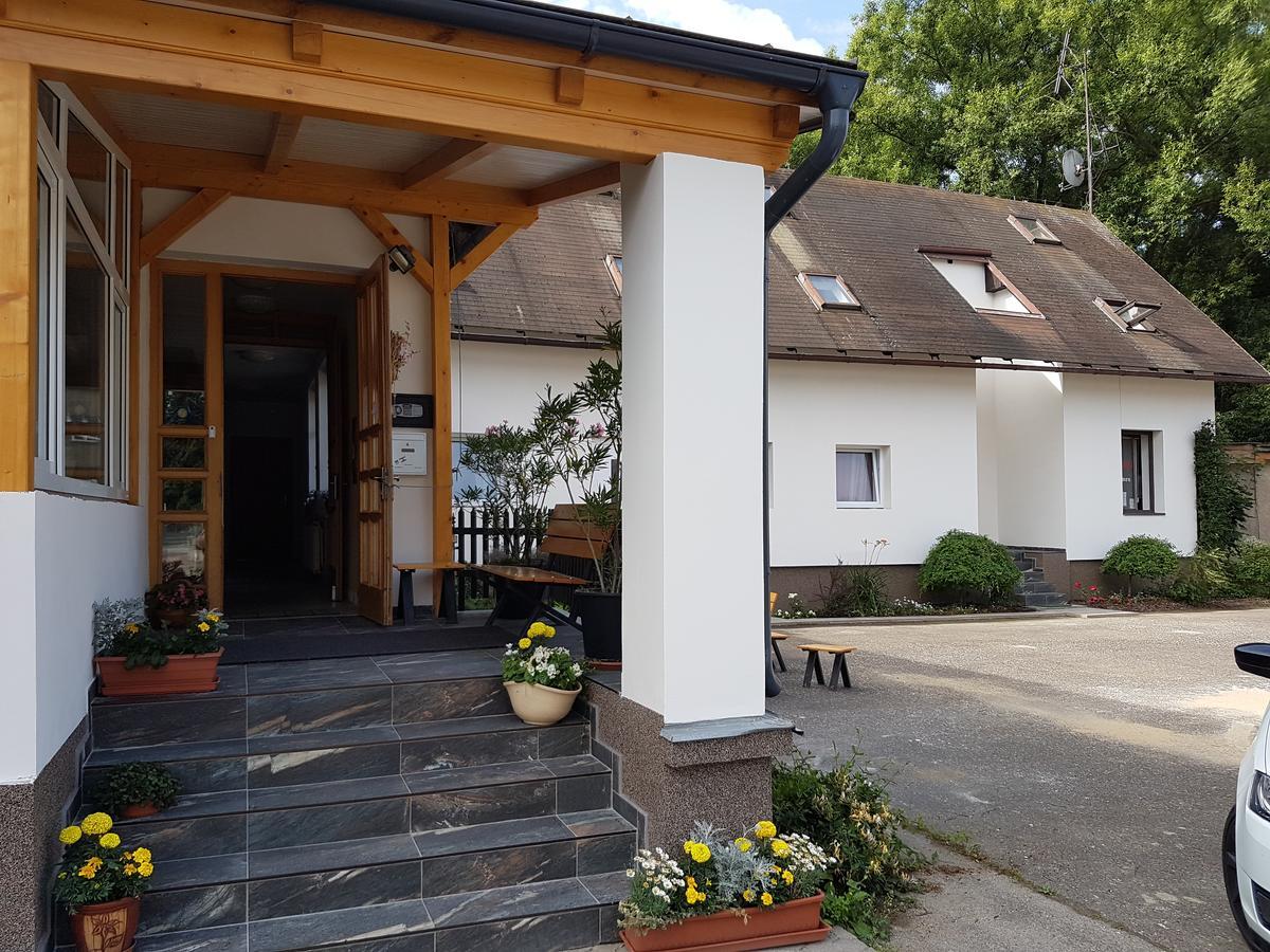 Penzion Eden Turnov Exteriör bild